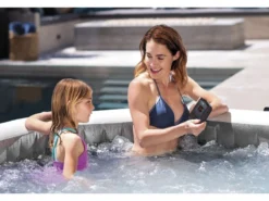 Intex Pure Spa Greywood Deluxe Opblaasbare Spa - 6 Persoons -Professionele winkel voor zwembadartikelen 28442 inuse2 2020 300 1